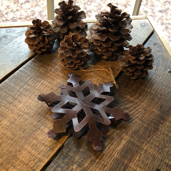 Rustic Christmas distressed metal snowflake tree ornaments - Picture 5 of 10